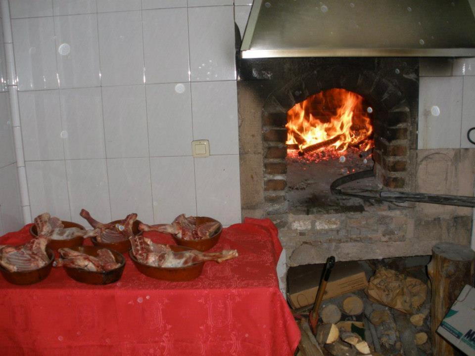 Hostal Restaurante Villa De Сепульведа Экстерьер фото