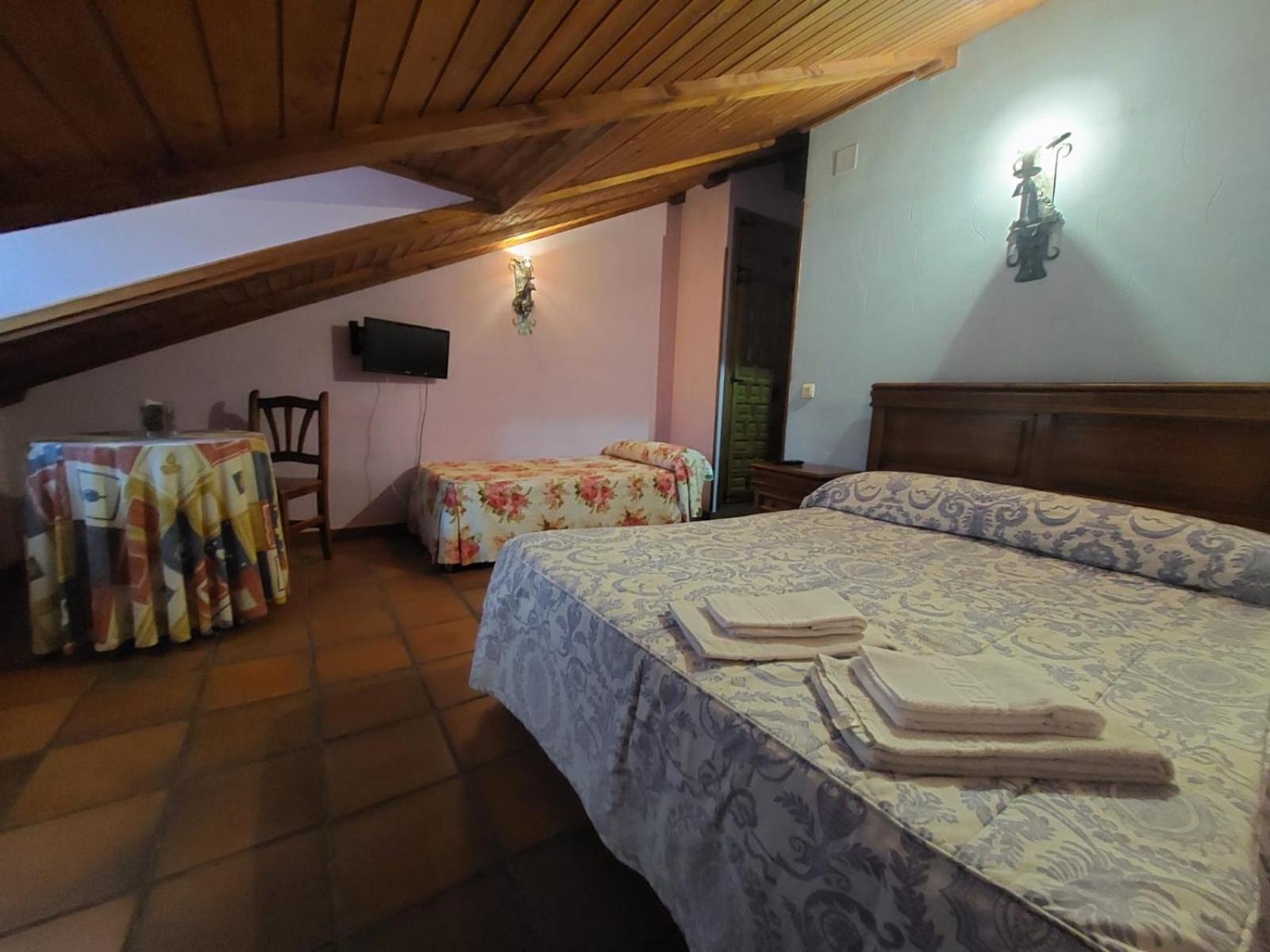 Hostal Restaurante Villa De Сепульведа Экстерьер фото